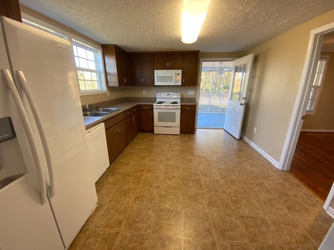 Building Photo - 8206 AL-204