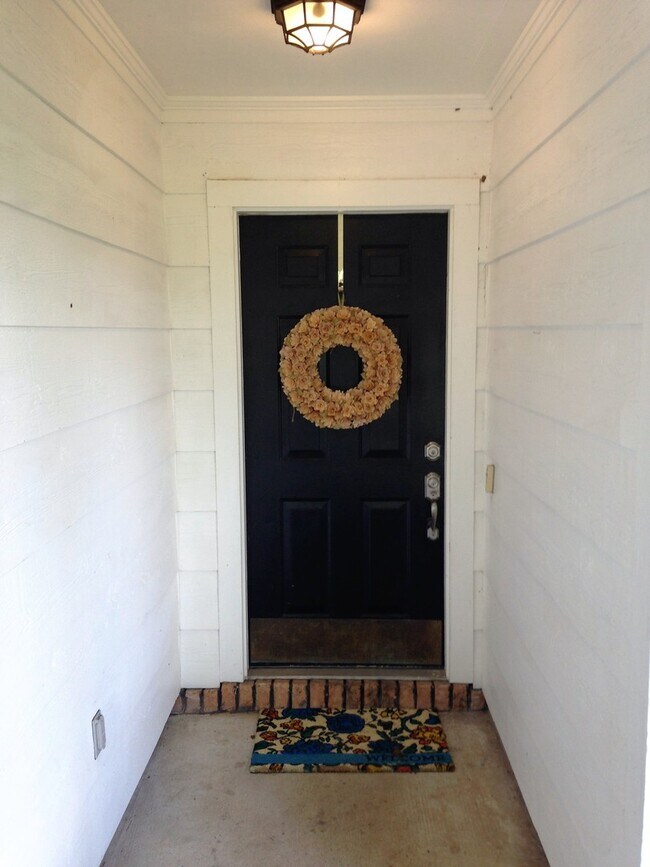 Building Photo - ** 3/2 IN NEW GREENACRES PLACE **