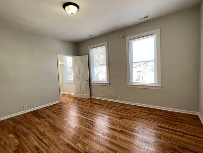 Foto del edificio - 1151 W 19th St
