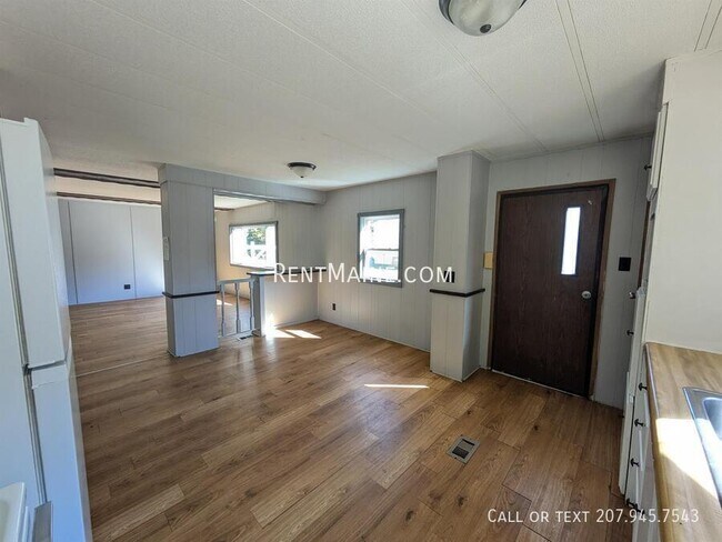 Building Photo - 72 Park Dr