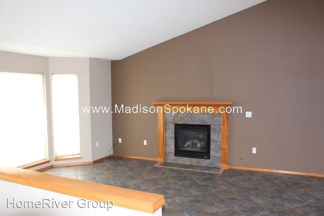 Building Photo - 4 br, 3 bath House - 15921 E. 6th Ln.