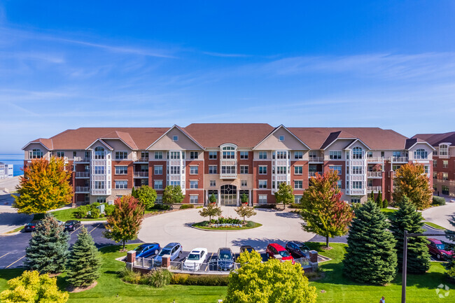 Building Photo - The Landing at Park Shore