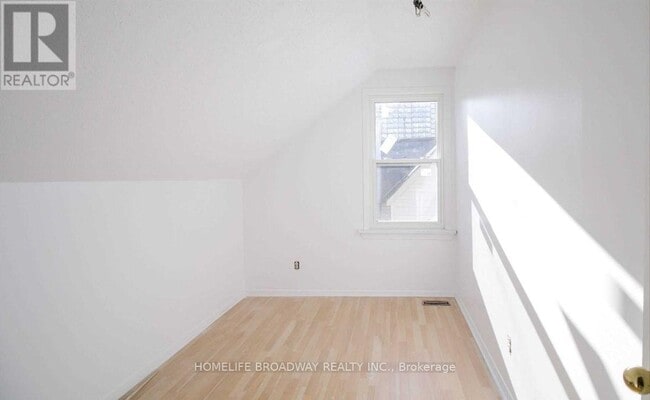 Building Photo - 1354 Caroline St