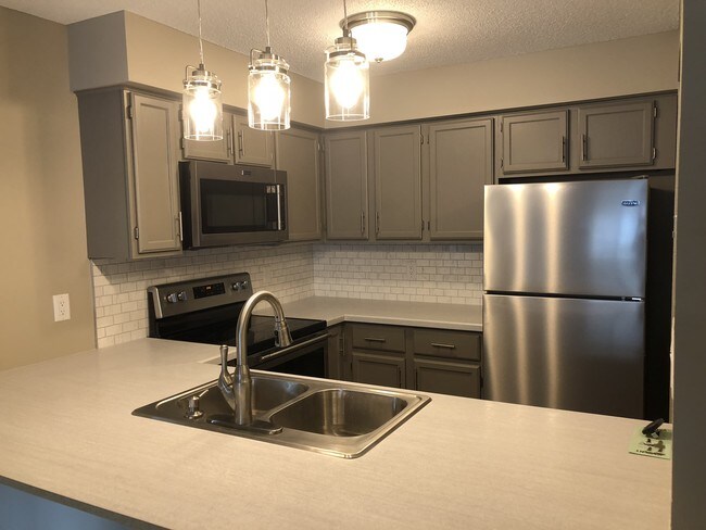 Foto del edificio - 2294 Pinehurst Ln