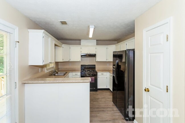 Foto del edificio - 1320 Timber Walk Dr