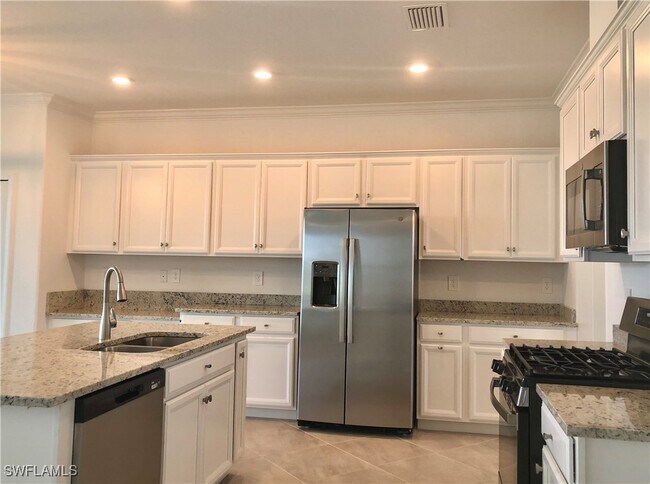 Foto del edificio - 17868 Woodland Ct