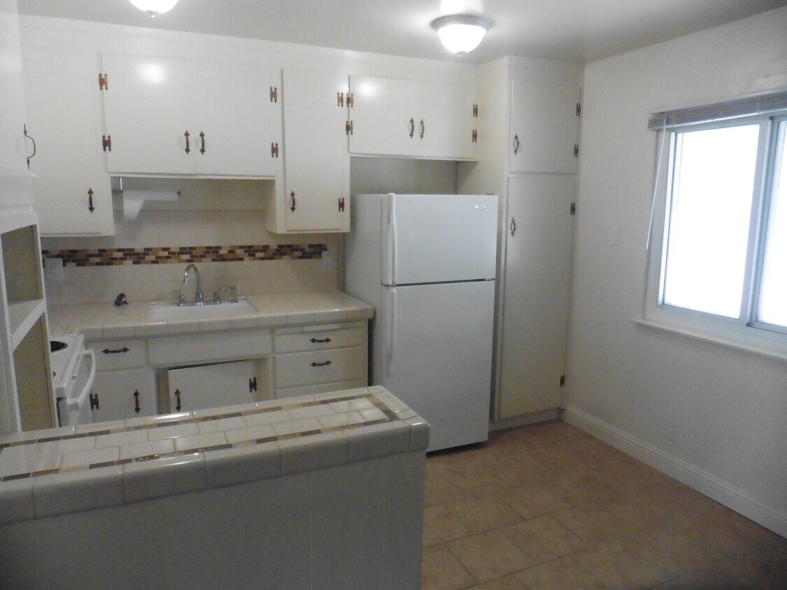 Primary Photo - 91 W Reed St