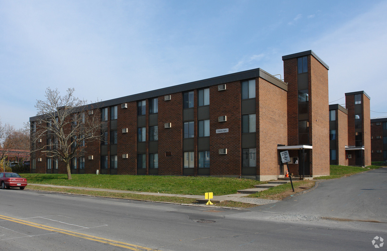 Foto principal - Burdett Ave Colonie Apartments