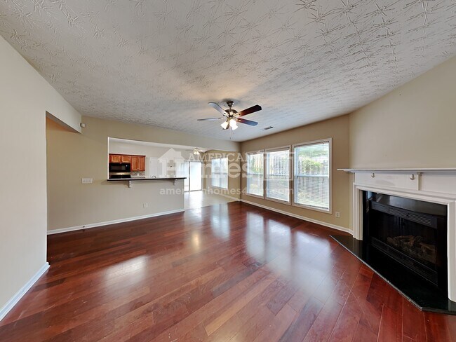 Building Photo - 317 Azalea Loop