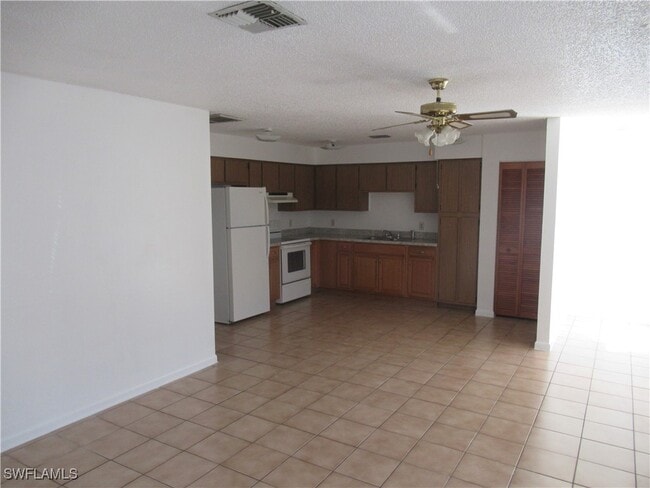 Foto del edificio - 7461 Pebble Beach Rd