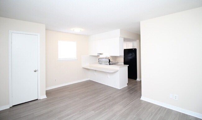 Foto del edificio - Updated 1BR/1BA Apartment Near UWF – Ideal...