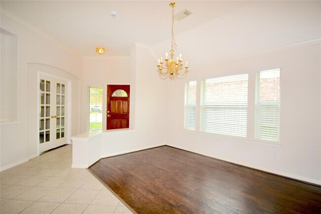 Foto del edificio - 5911 Mettler Ln