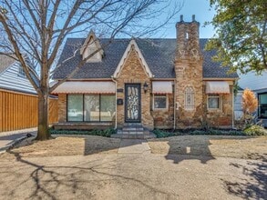 Building Photo - 4449 Mockingbird Ln