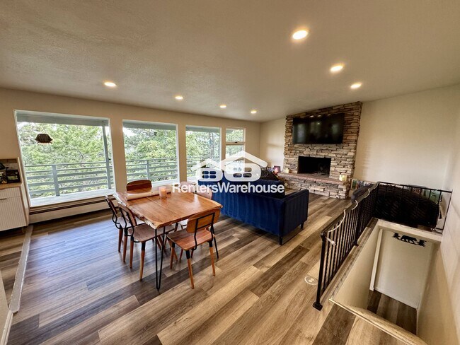 Foto del edificio - 11922 Hillcrest Rd
