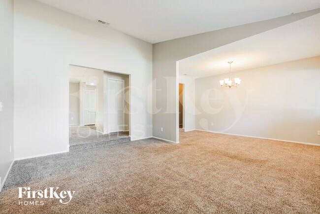 Building Photo - 5642 Westview Dr