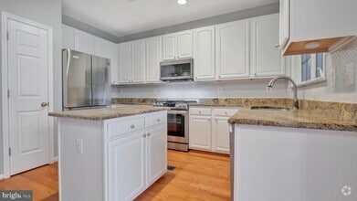 Building Photo - 2453 Cheyenne Dr