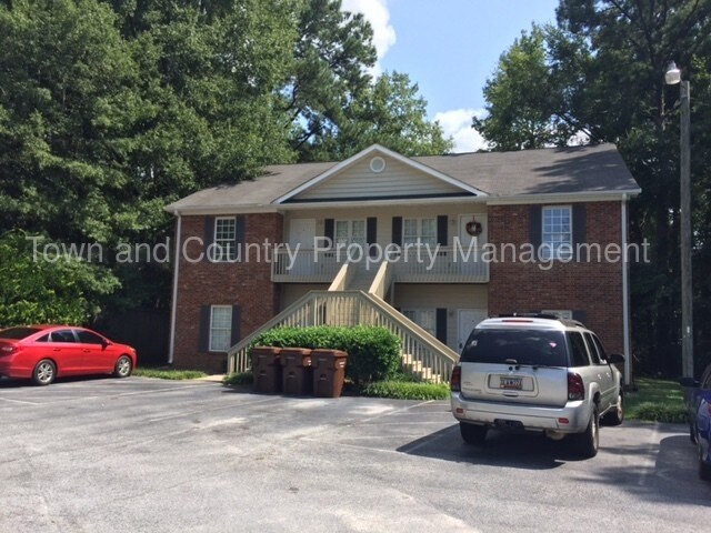 Primary Photo - Beautiful 2 Bedroom on Jasmine Court