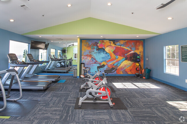 Fitness Center - Avenue 33 Apartments