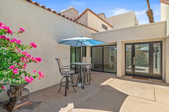 Building Photo - 402 Forest Hills Dr