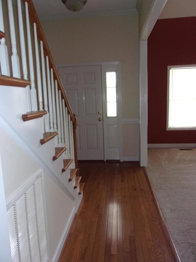 Building Photo - 1095 Magnolia Dr