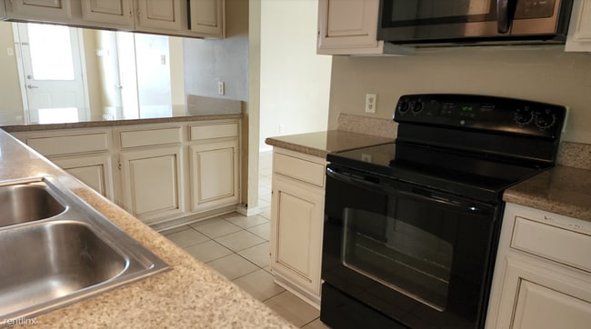Building Photo - 3 br, 2 bath Duplex - 1924 Teton Trl