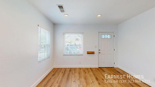 Building Photo - 8214 Laurelgrove Ave