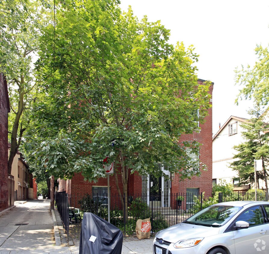 Building Photo - 294 Ontario St