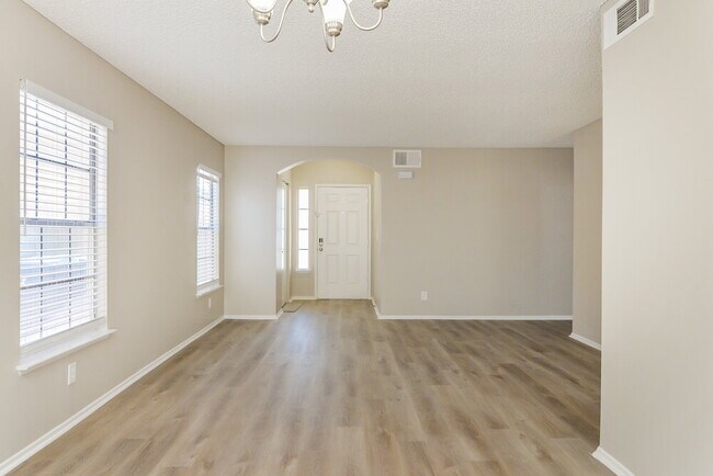 Building Photo - 9120 Cypress Point Rd