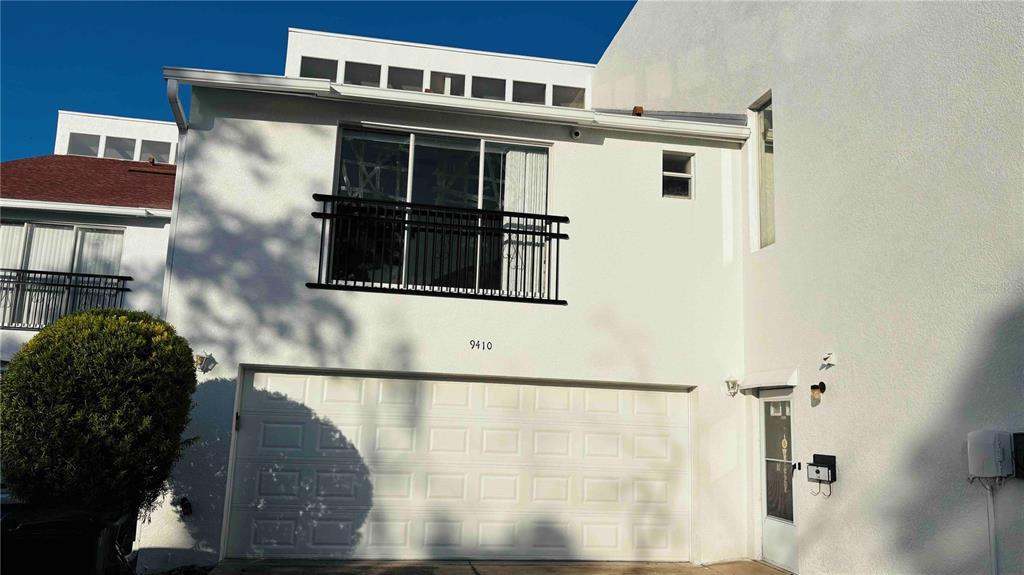 Primary Photo - 9410 Citrus Glen Pl