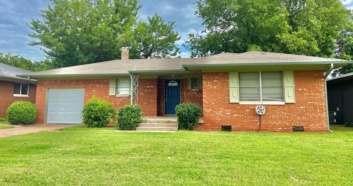 Primary Photo - ?Cute Home Near Hefner Parkway and Shoppes ?