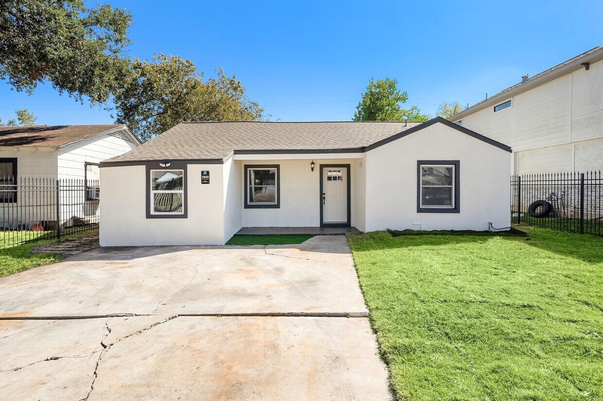 Primary Photo - 7109 St Augustine St