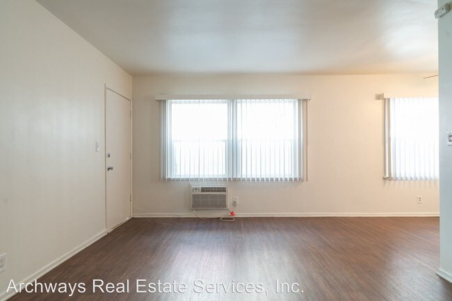 Foto del edificio - 7260 Canby Ave