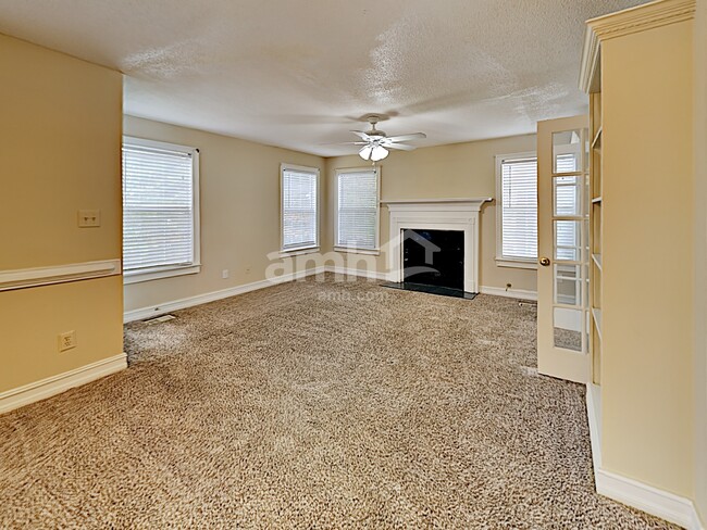 Foto del edificio - 1 Arbor Cove Dr