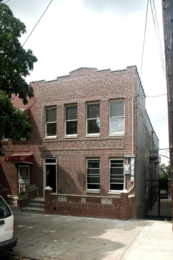 Primary Photo - 1325 Bronx River Ave