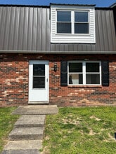 Building Photo - 6820 Linville Dr