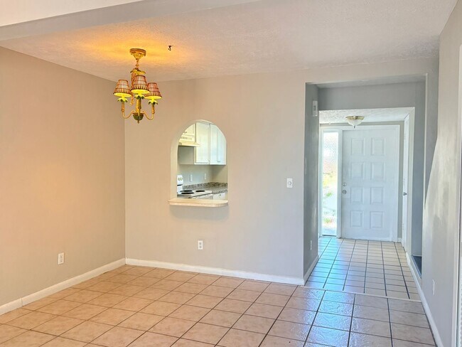 Foto del edificio - 2/1.5 Townhome for Rent in Cape Coral
