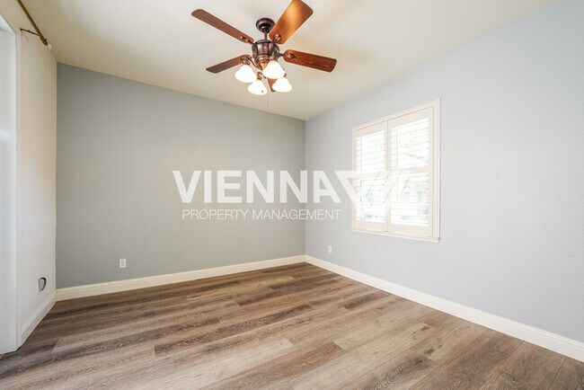 Foto del edificio - 48 Villa Gardens Ct