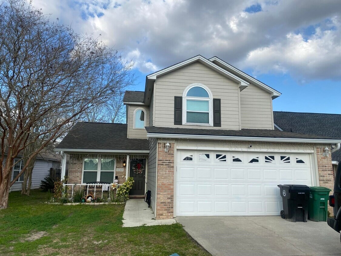 Primary Photo - 4243 Little Osprey Dr