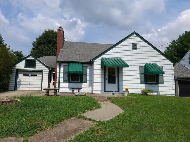 Building Photo - 442 E Columbia Ave