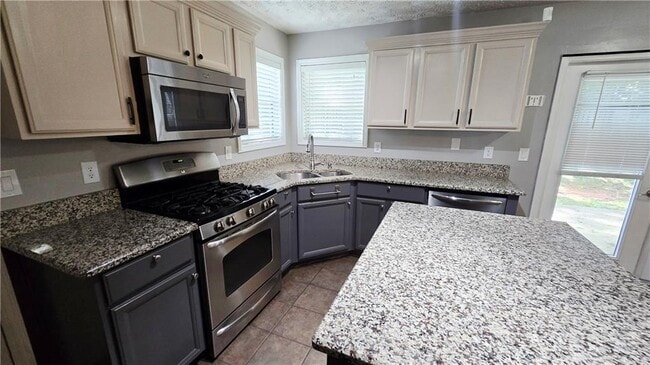 Building Photo - 45 Fallow Ln