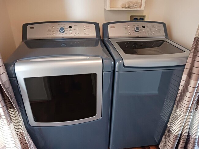 Foto del edificio - Yorktown Townhouse