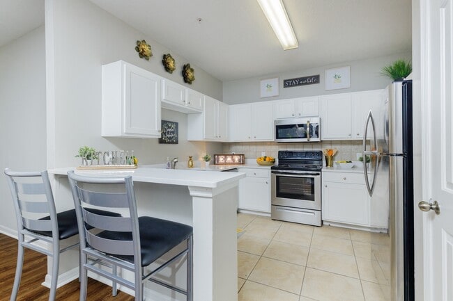 Photo - West 10 Apartments