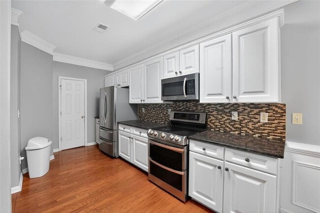 Foto del edificio - 605 Lofty Ln