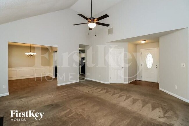 Foto del edificio - 2674 Candler Dr