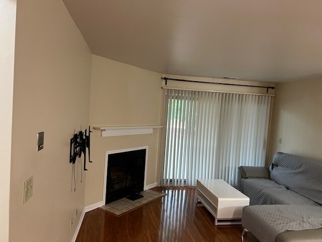 Foto del edificio - 104 Glengarry Dr