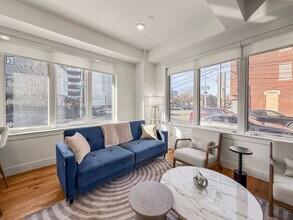 Building Photo - 236 W Thompson St