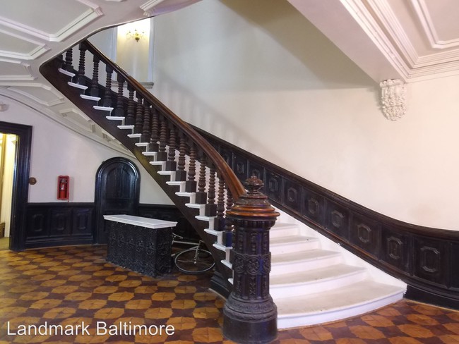 Building Photo - 1 br, 1 bath Apartment - 103 W. Monument St