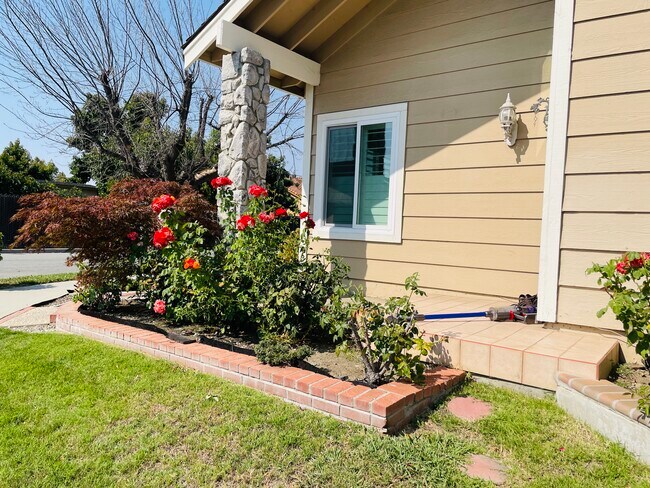 Building Photo - 1440 Carmine Way