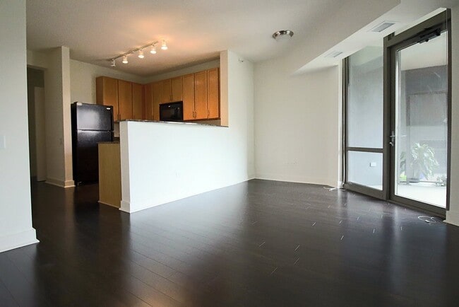Photo - 904 S Clark St (Chicago, IL) Apartment