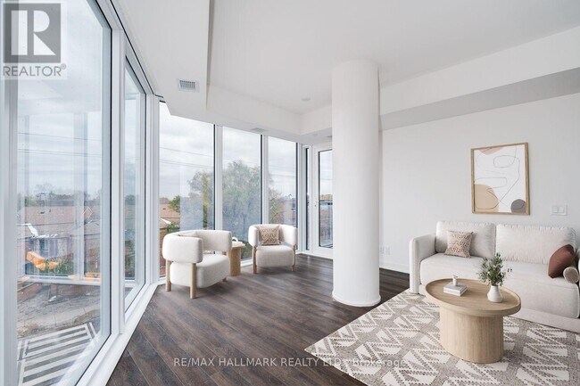 Building Photo - 2 Manderley Dr